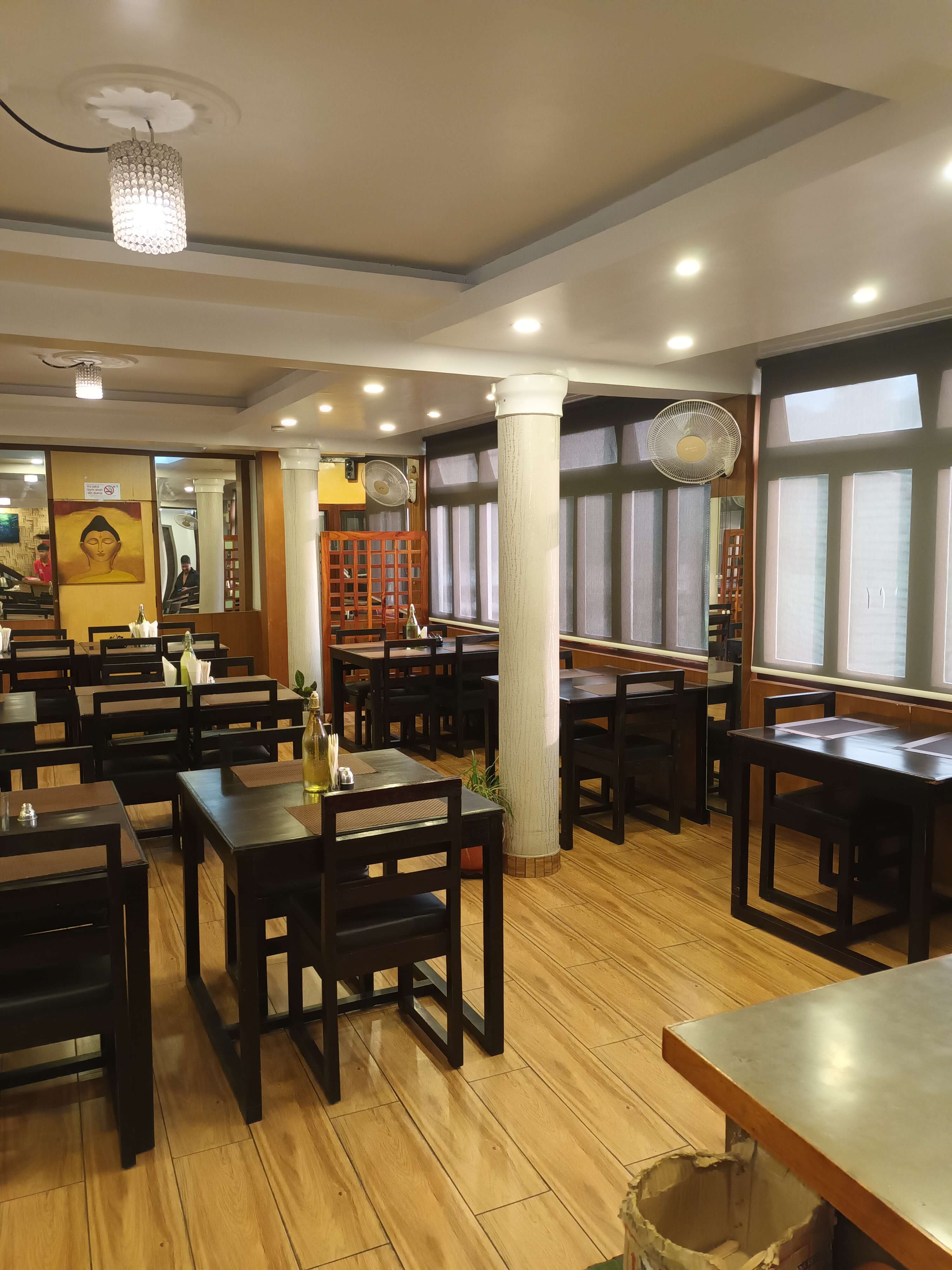Indiana Restaurant - Dining Area